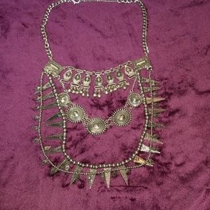 Trendy silver chunky necklace